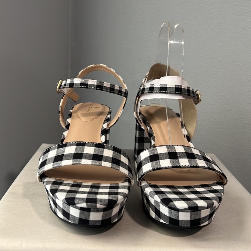 New Bandolino Gingham Black White Checkered Block Heel Ankle Strap Sandals - Picture 3 of 10
